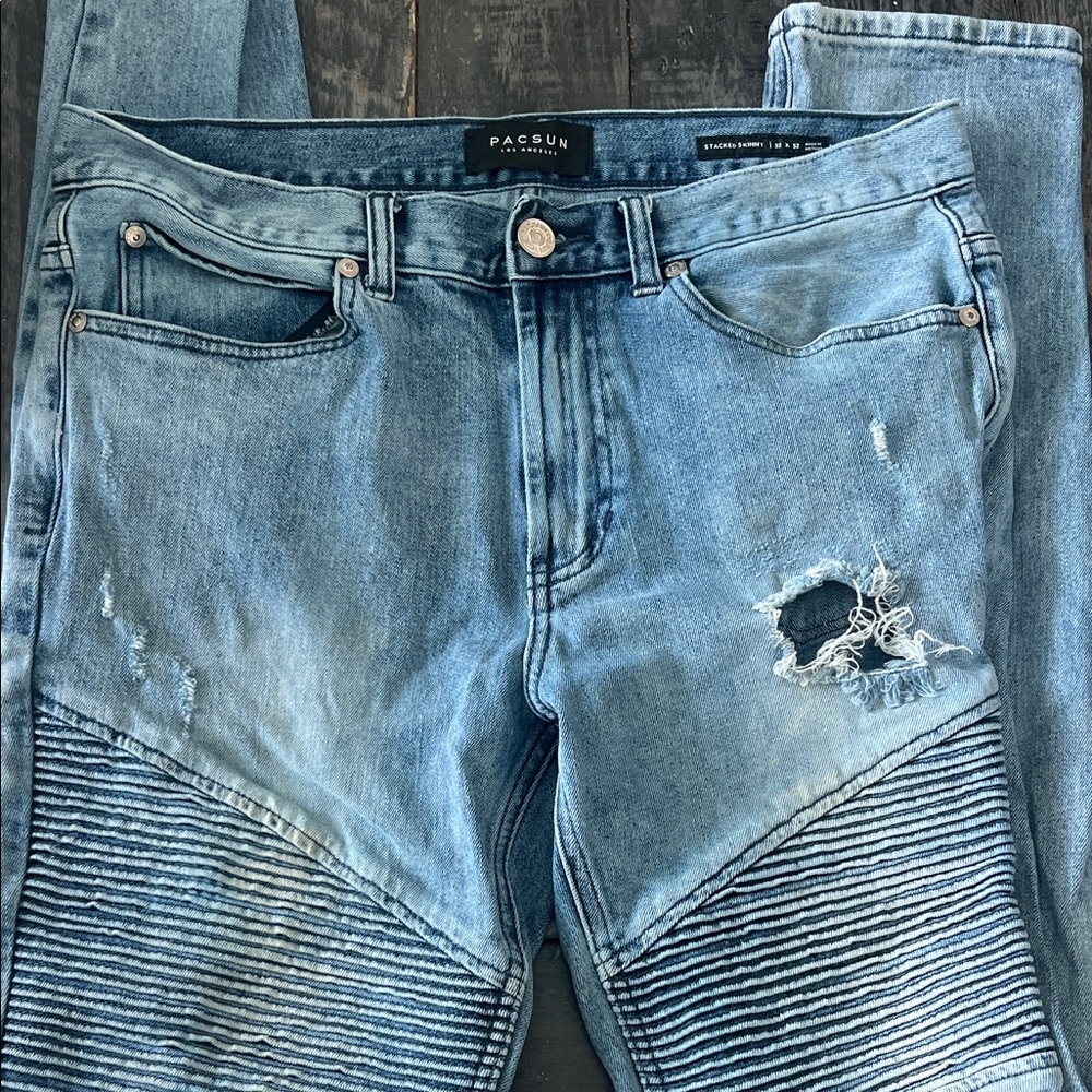 PacSun Women's Light Blue Distressed Skinny Jeans